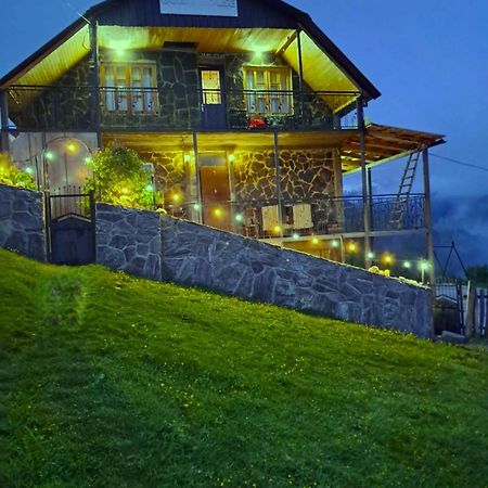 Betegi Guest House Mestia Buitenkant foto