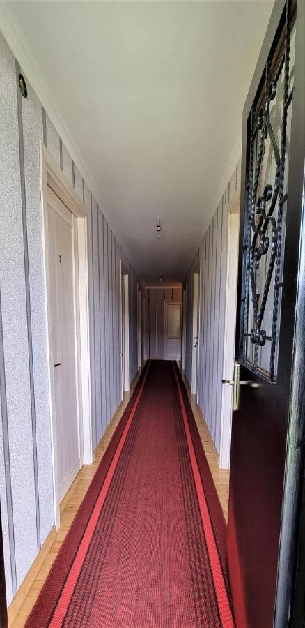Betegi Guest House Mestia Buitenkant foto