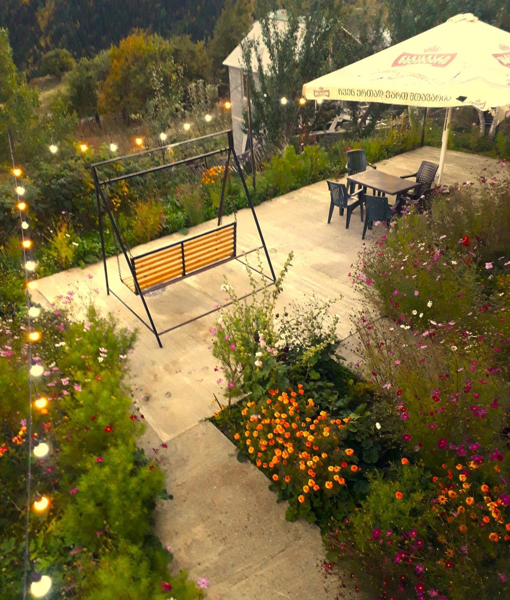Betegi Guest House Mestia Buitenkant foto