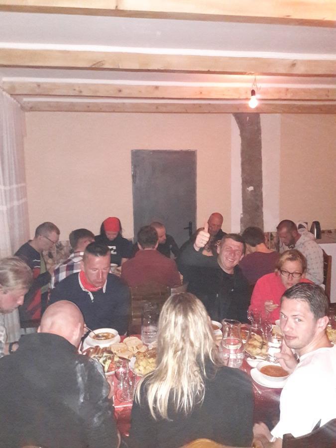 Betegi Guest House Mestia Buitenkant foto