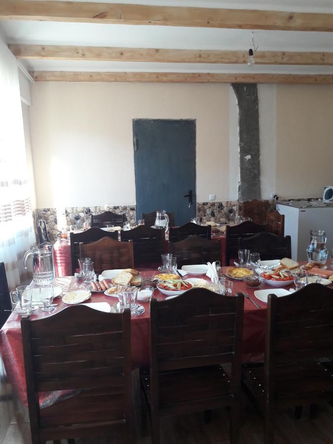 Betegi Guest House Mestia Buitenkant foto